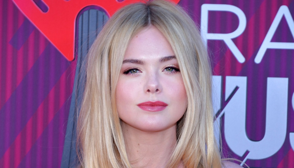 Detail Foto Elle Fanning Nomer 47