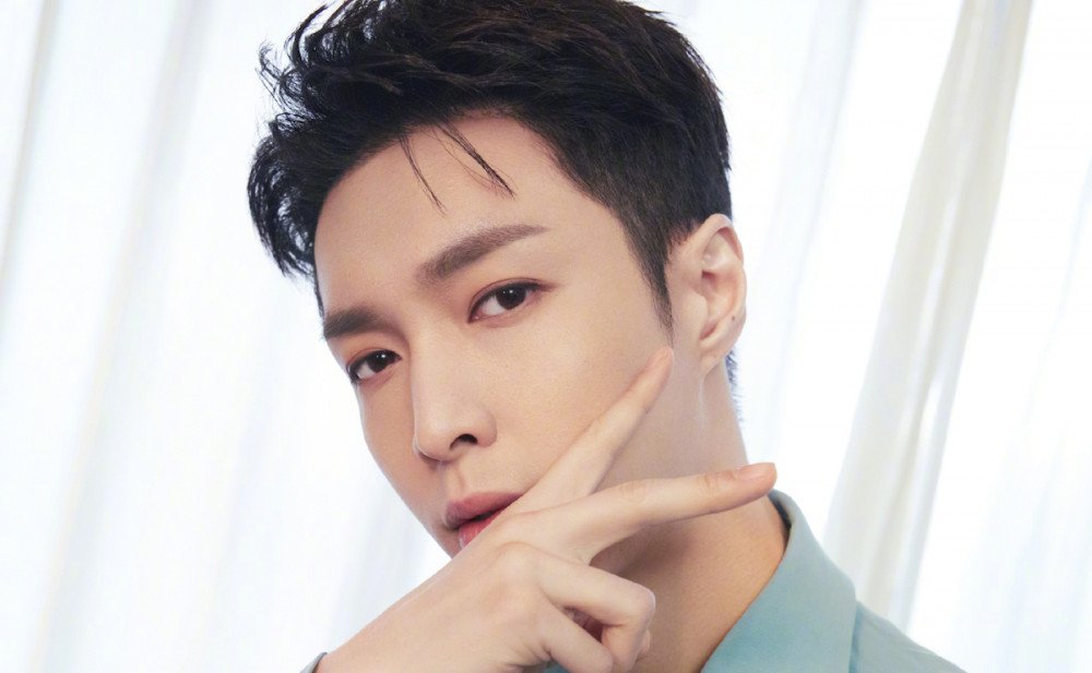 Detail Foto Exo Lay Nomer 15