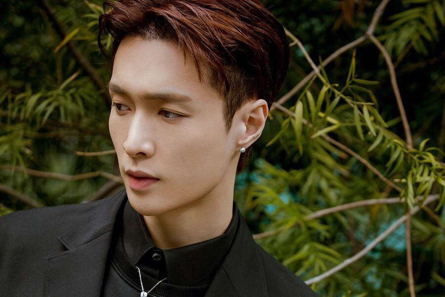 Detail Foto Exo Lay Nomer 21