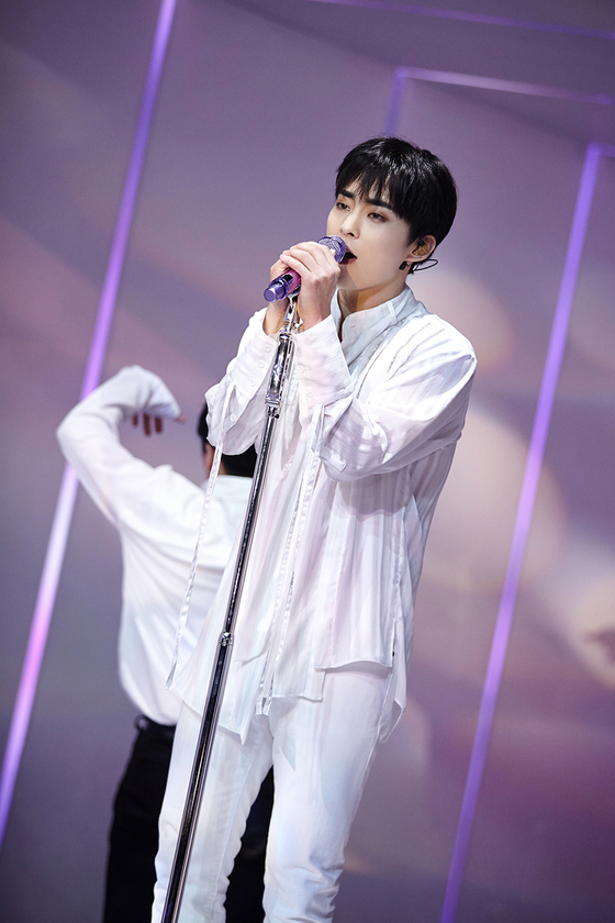 Detail Foto Exo Xiumin Nomer 18