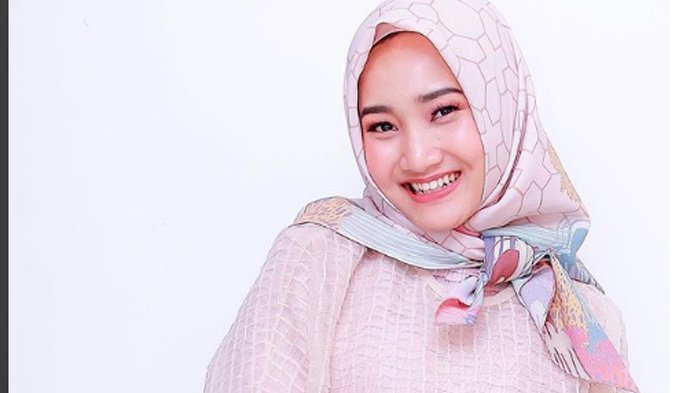 Detail Foto Fatin Shidqia Lubis Terbaru Nomer 6