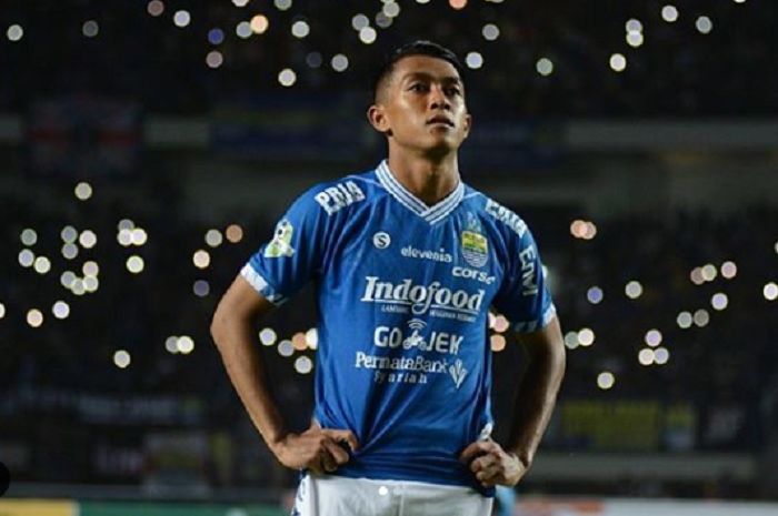 Detail Foto Febri Haryadi Pemain Persib Nomer 6