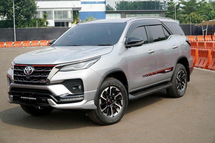 Detail Foto Fortuner 2020 Nomer 13