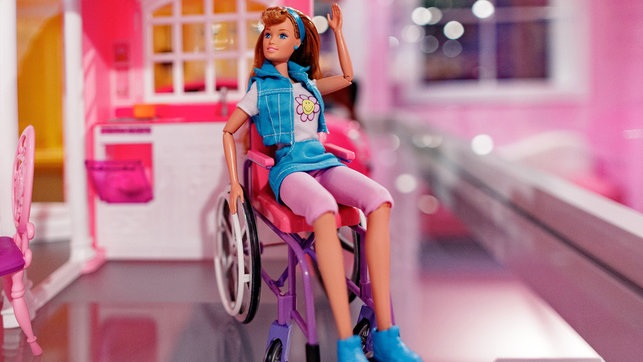 Detail Barbie Crutches And Wheelchair Nomer 19