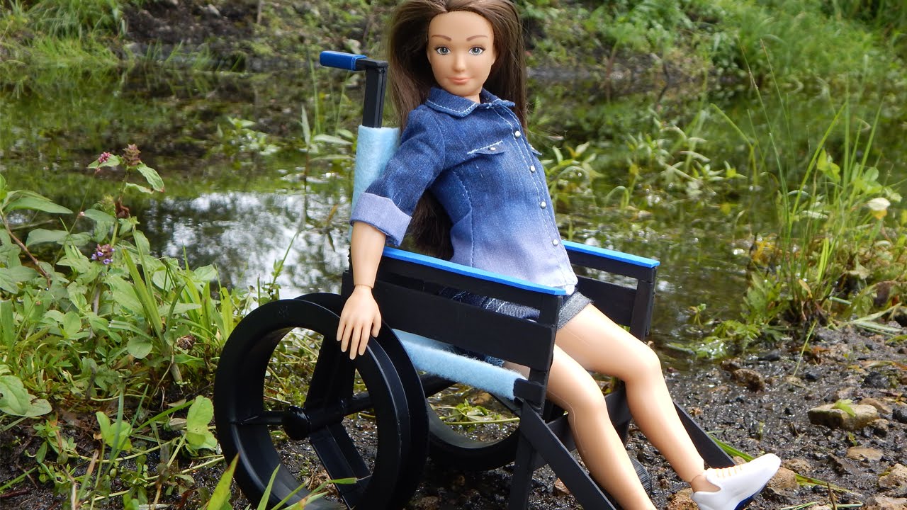 Detail Barbie Crutches And Wheelchair Nomer 36