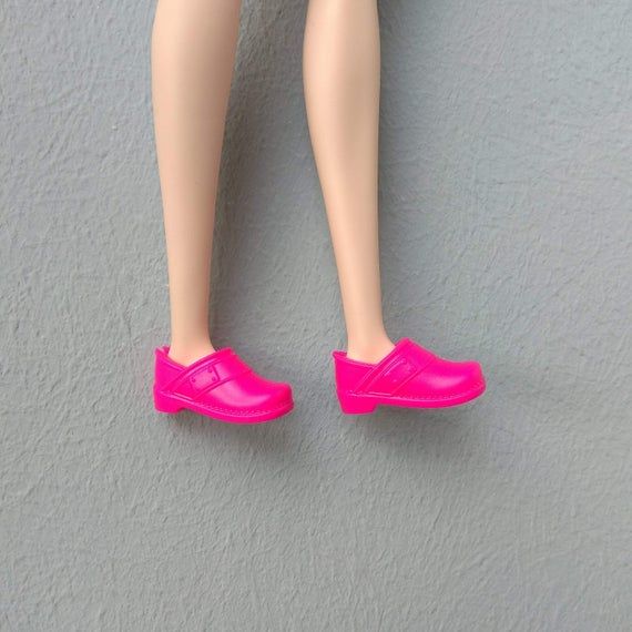 Detail Barbie Doll Crocs Nomer 20