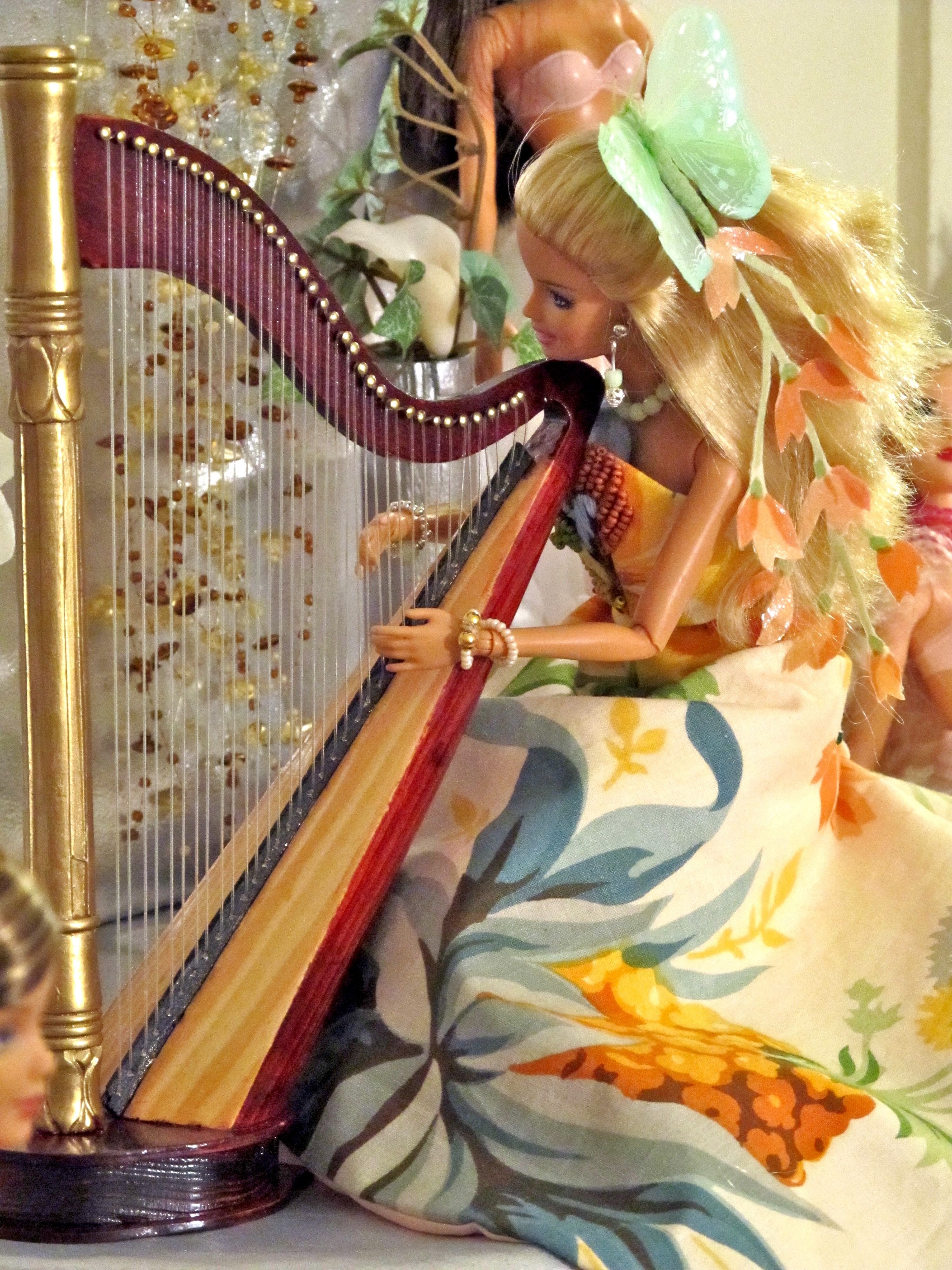 Detail Barbie Harp Nomer 24