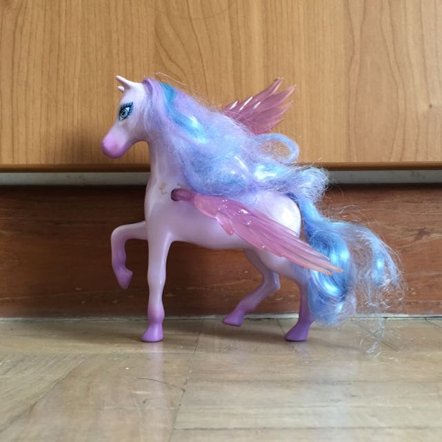 Detail Barbie Pegasus Horse Nomer 10