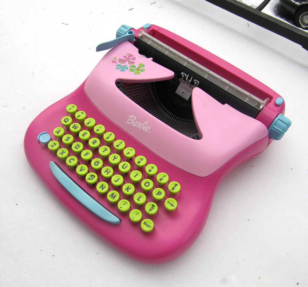 Detail Barbie Typewriter Nomer 24