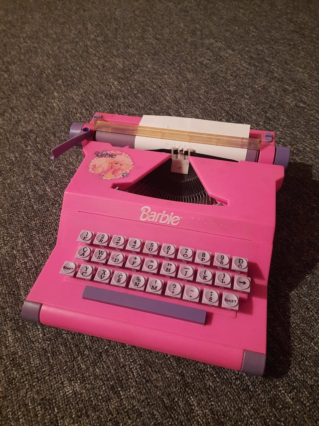 Detail Barbie Typewriter Nomer 39