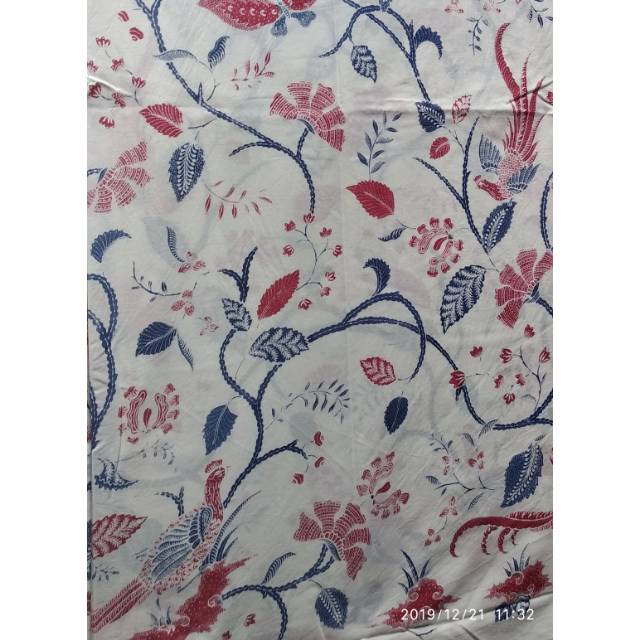 Batik Latar Putih - KibrisPDR