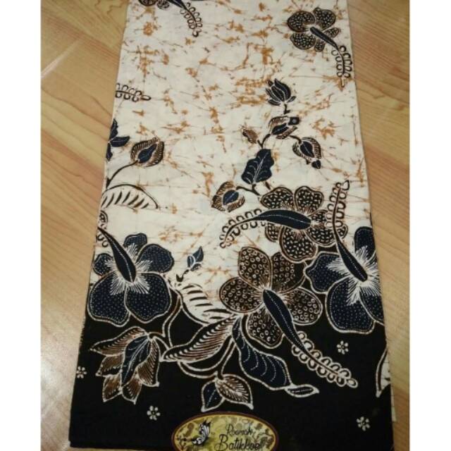 Detail Batik Latar Putih Nomer 23