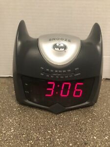 Batman Alarm Clock Radio With Bat Signal - KibrisPDR