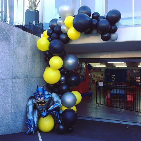 Detail Batman Balloon Garland Nomer 3