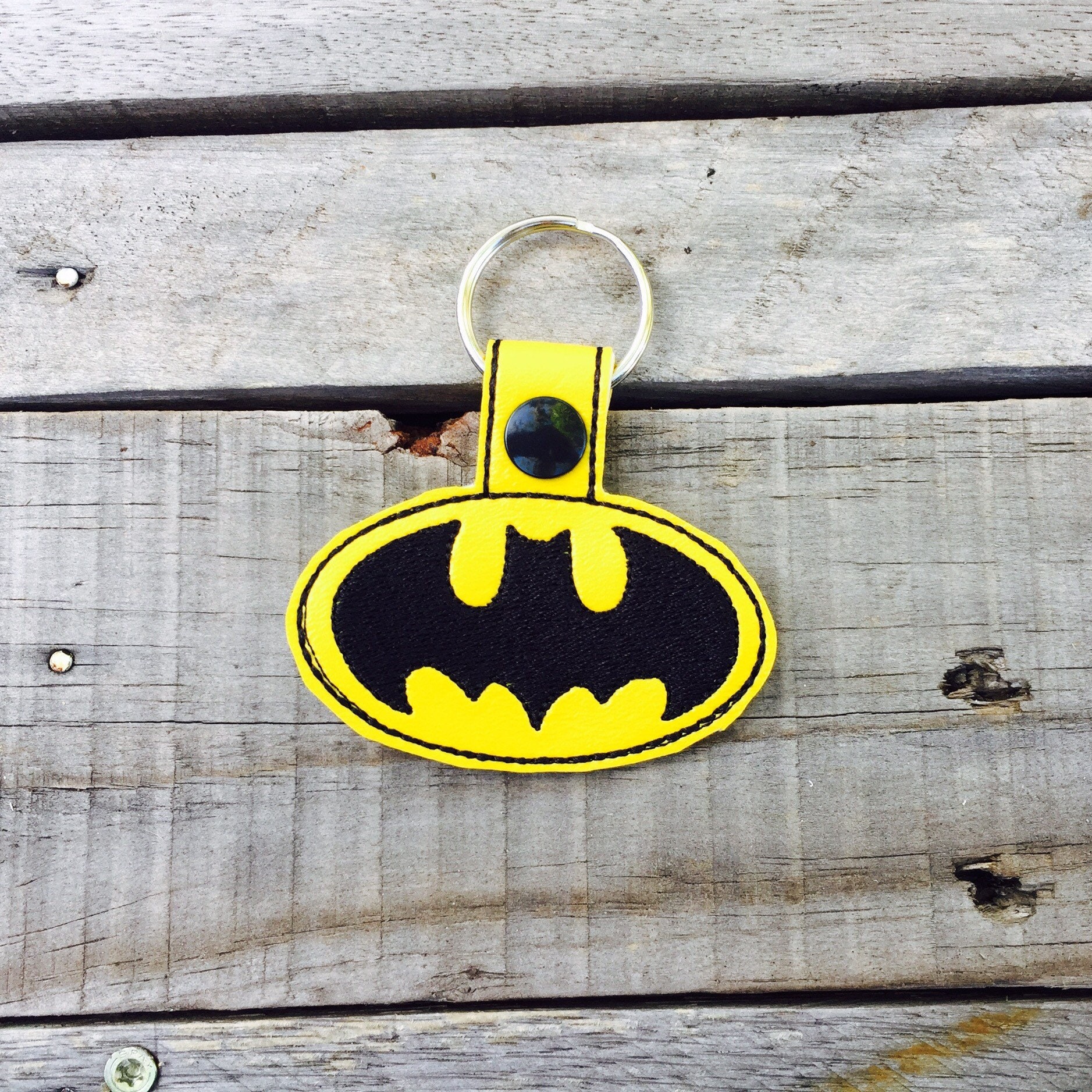 Detail Batman Symbol Keychain Nomer 43