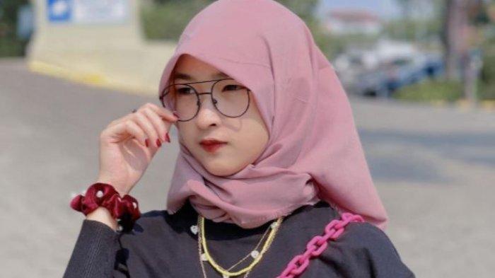 Detail Foto Foto Artis Tik Tok Nomer 31