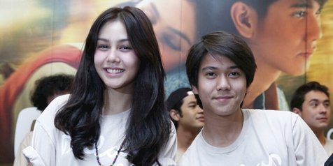 Detail Foto Foto Dilan Dan Milea Nomer 44