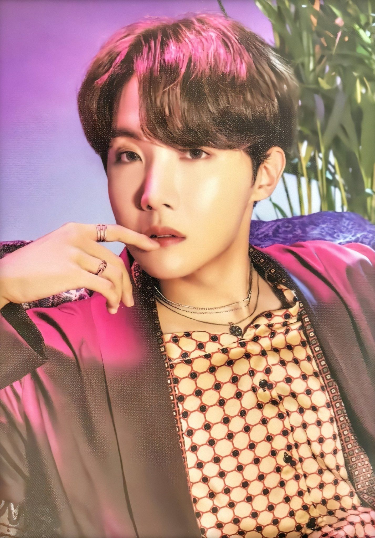 Detail Foto Foto J Hope Bts Nomer 19