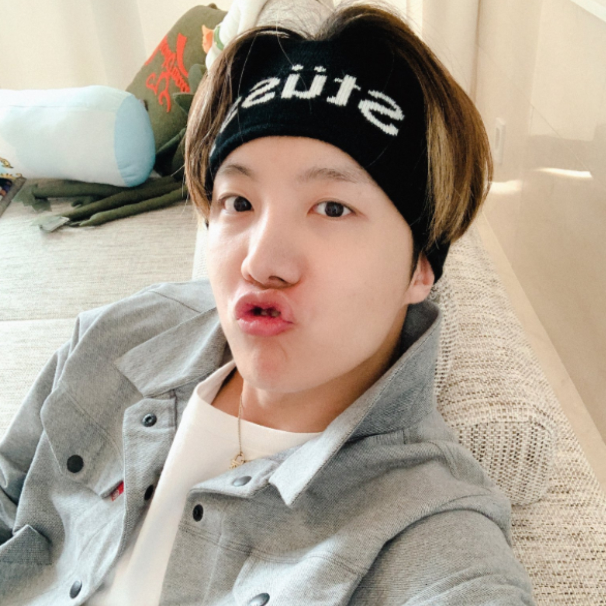 Detail Foto Foto J Hope Bts Nomer 52