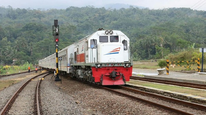 Foto Foto Kereta Api - KibrisPDR