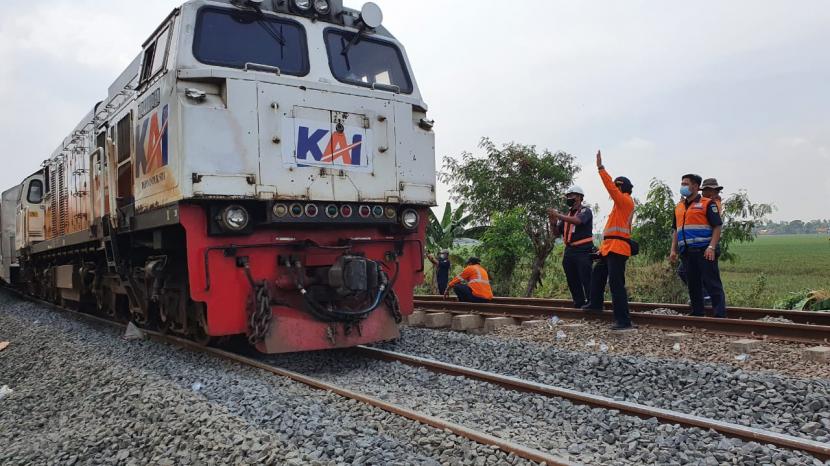 Detail Foto Foto Kereta Api Nomer 17