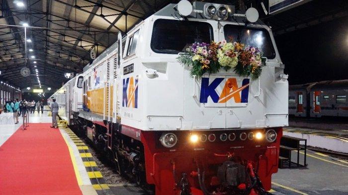 Detail Foto Foto Kereta Api Nomer 27