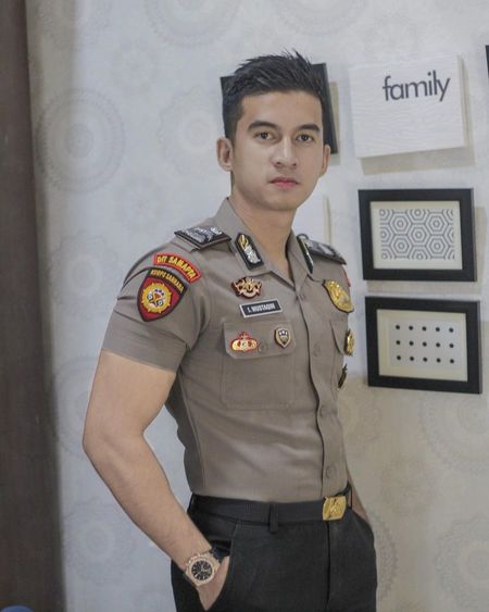 Detail Foto Foto Polisi Ganteng Nomer 7