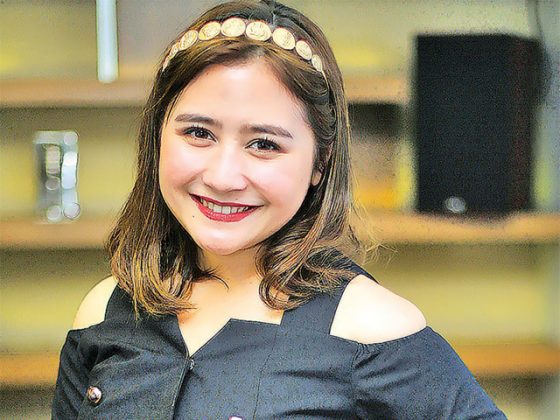 Detail Foto Foto Prilly Nomer 50