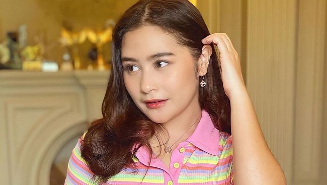 Detail Foto Foto Prilly Latuconsina Nomer 8