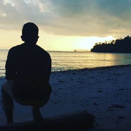 Detail Foto Galau Di Pantai Nomer 6