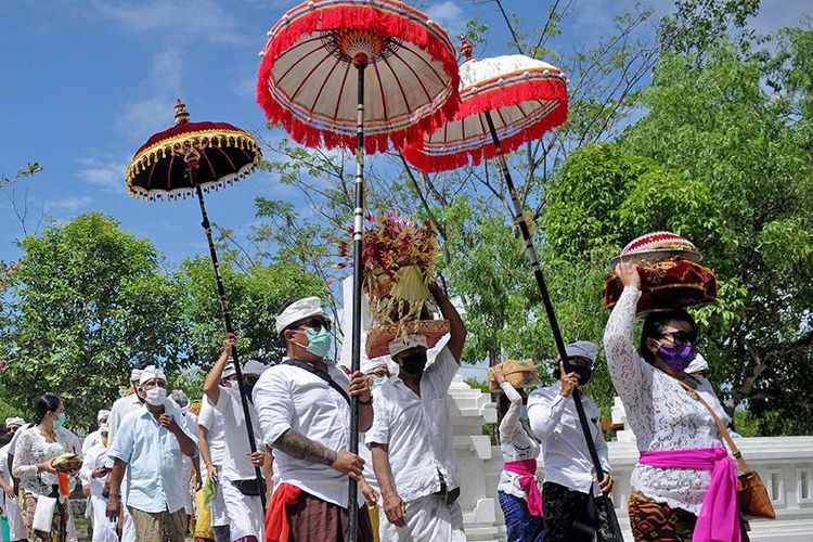 Detail Foto Galungan Dan Kuningan Nomer 28