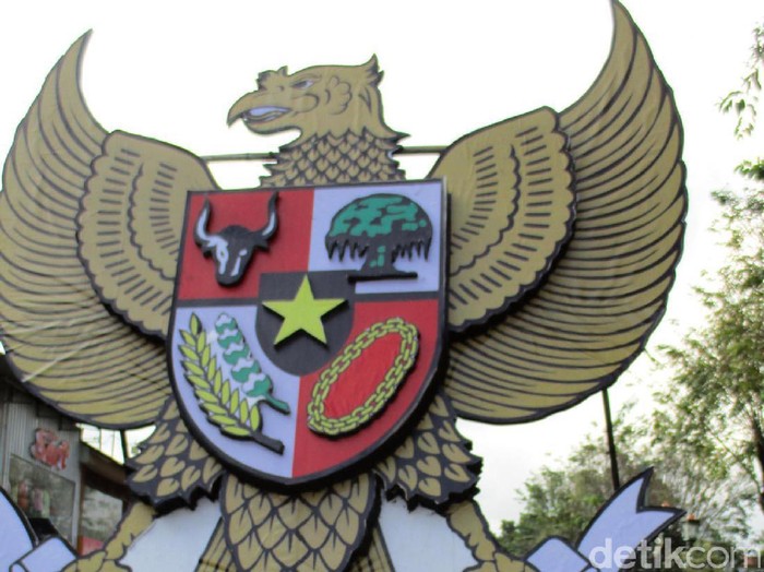 Detail Foto Gambar Burung Garuda Nomer 37