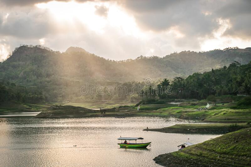 Detail Foto Gambar Pemandangan Alam Nomer 36