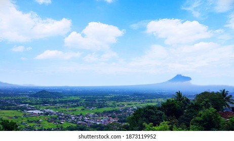 Detail Foto Gambar Pemandangan Gunung Nomer 34