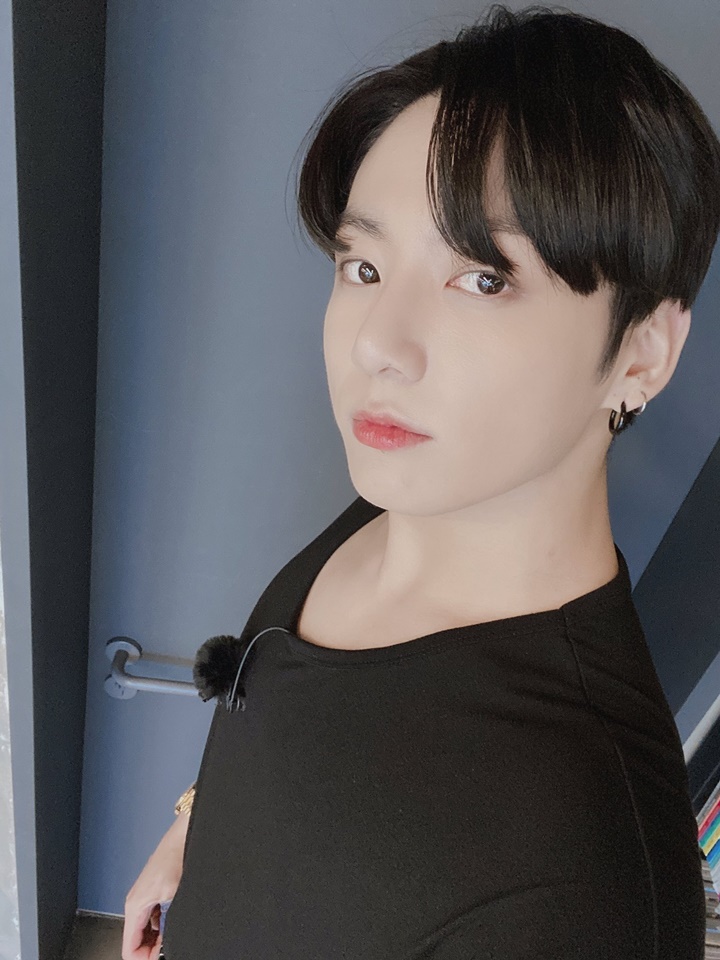 Detail Foto Ganteng Jungkook Nomer 36