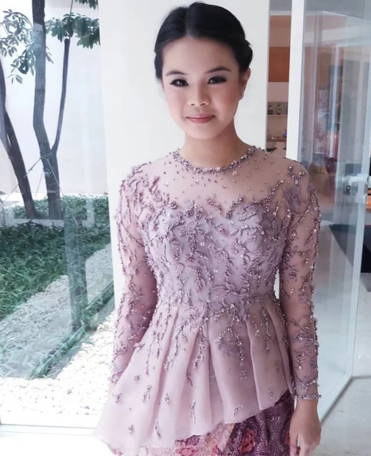 Detail Foto Gaun Kebaya Nomer 32