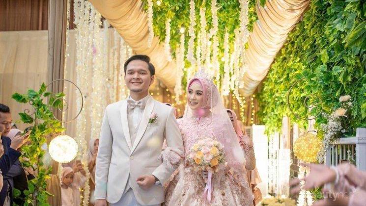 Detail Foto Gaun Pengantin Muslim Modern Nomer 29