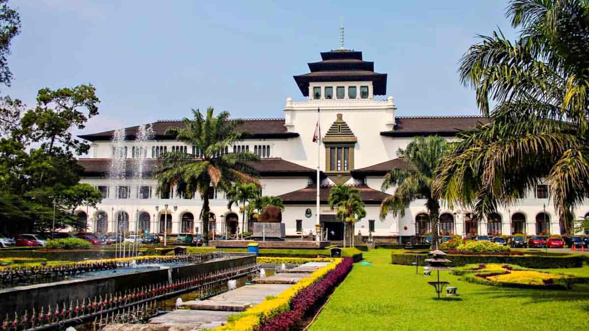 Detail Foto Gedung Sate Nomer 11