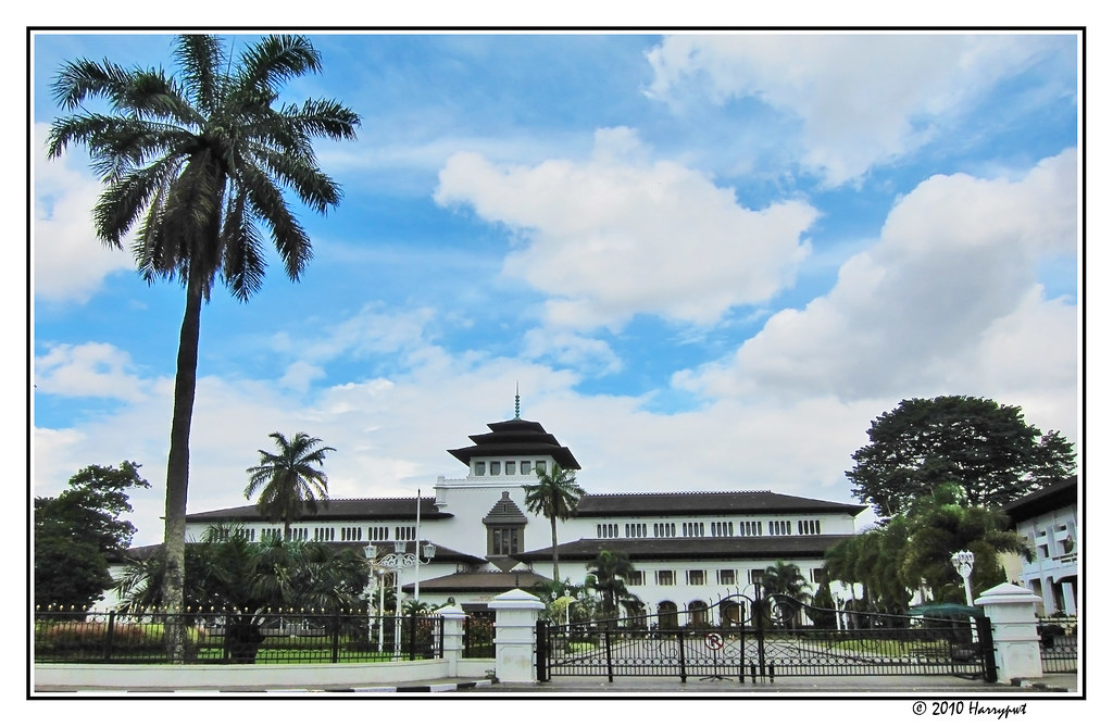 Detail Foto Gedung Sate Nomer 32