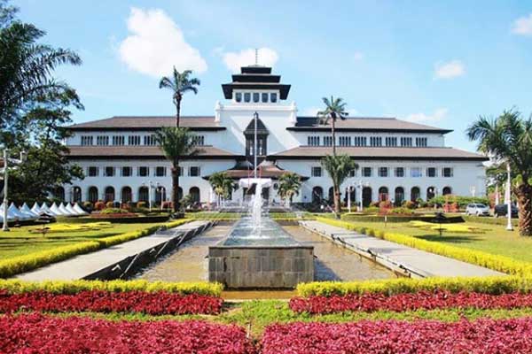 Detail Foto Gedung Sate Nomer 38