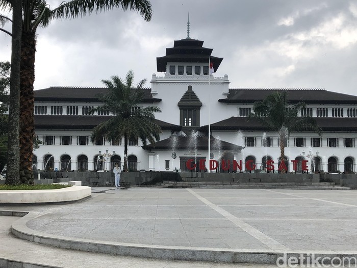 Detail Foto Gedung Sate Bandung Nomer 10