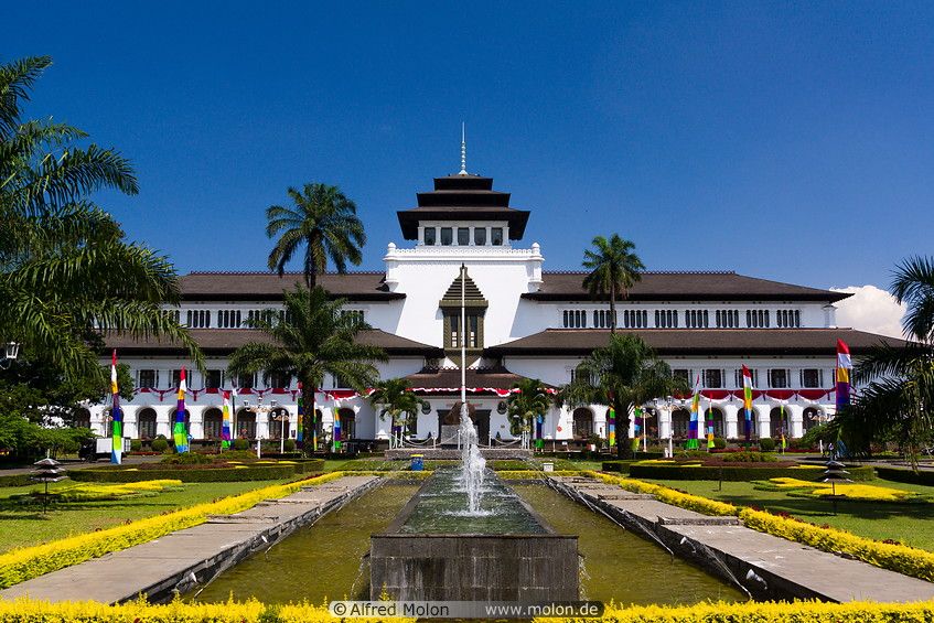 Detail Foto Gedung Sate Bandung Nomer 16