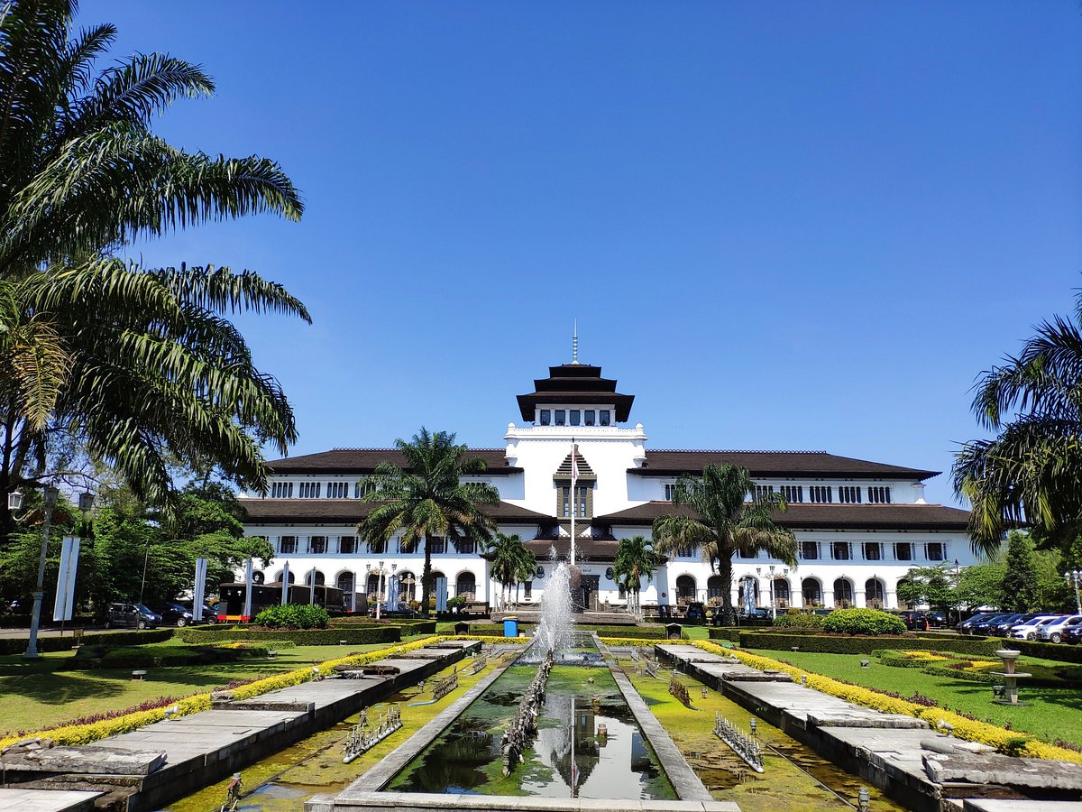 Detail Foto Gedung Sate Bandung Nomer 2