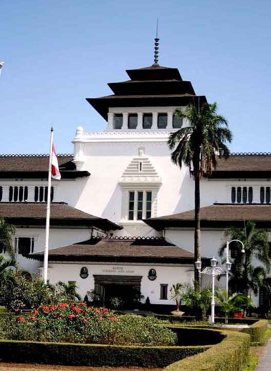 Detail Foto Gedung Sate Bandung Nomer 51