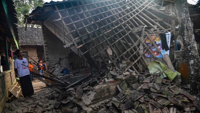 Detail Foto Gempa Bumi Di Indonesia Nomer 40