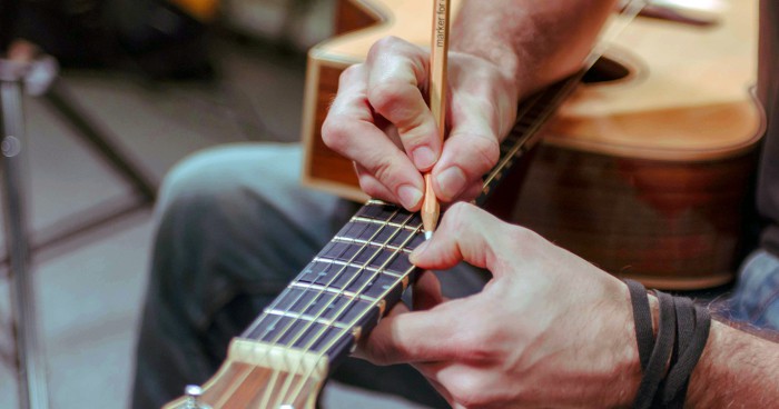 Detail Foto Gitar Akustik Keren Nomer 48