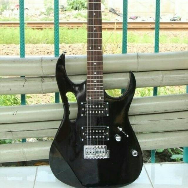 Detail Foto Gitar Listrik Nomer 32