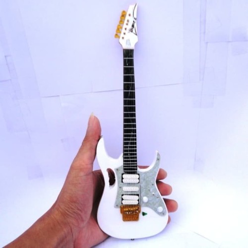 Detail Foto Gitar Listrik Keren Nomer 10