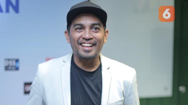 Detail Foto Glenn Fredly Nomer 17