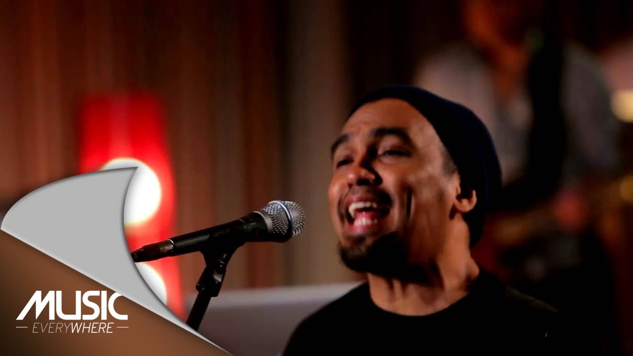 Detail Foto Glenn Fredly Nomer 32